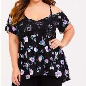(Sold on Mercari)Torrid floral cold shoulder top size 1
